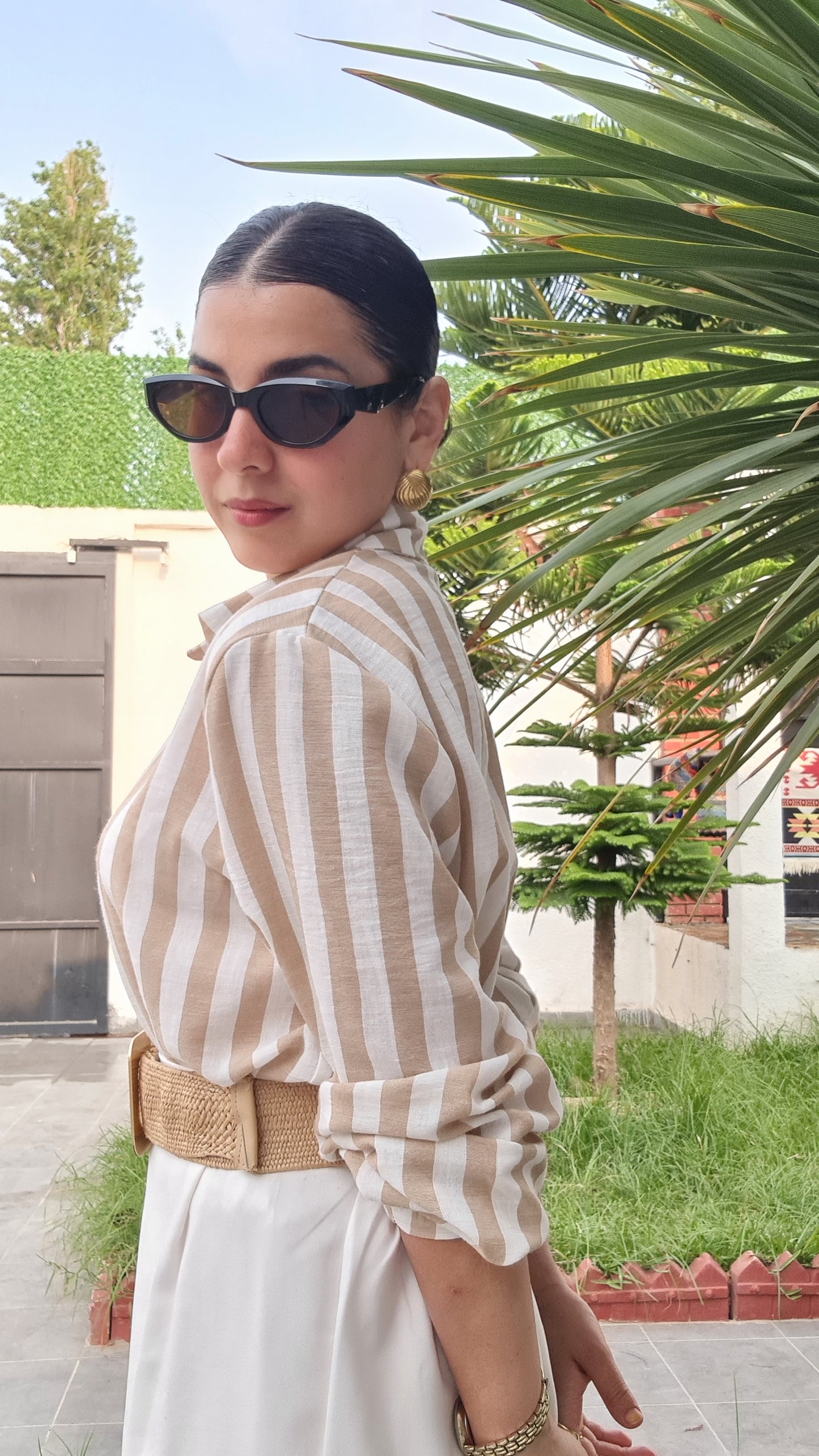 ensemble chemise en lin beige et pantalon carrée