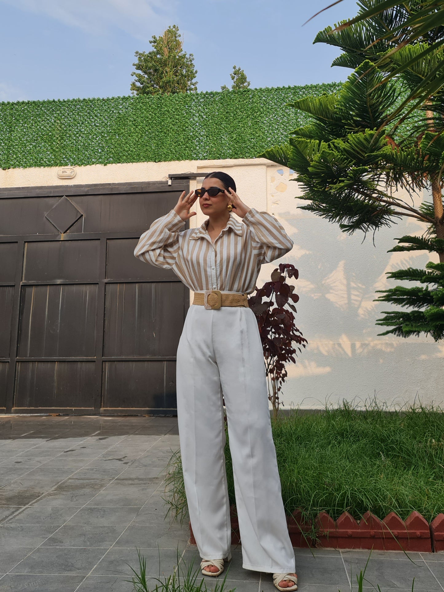 ensemble chemise en lin beige et pantalon carrée